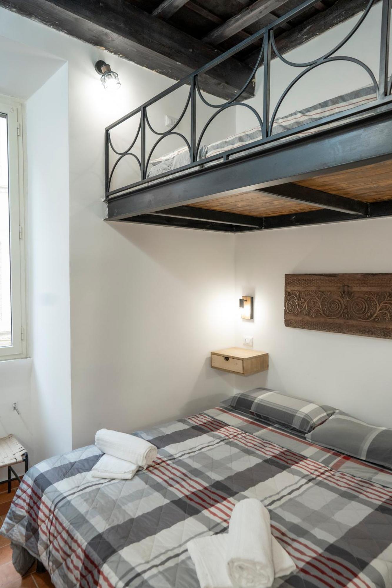 Home Domus Capocci - Rione Monti Рим Екстер'єр фото