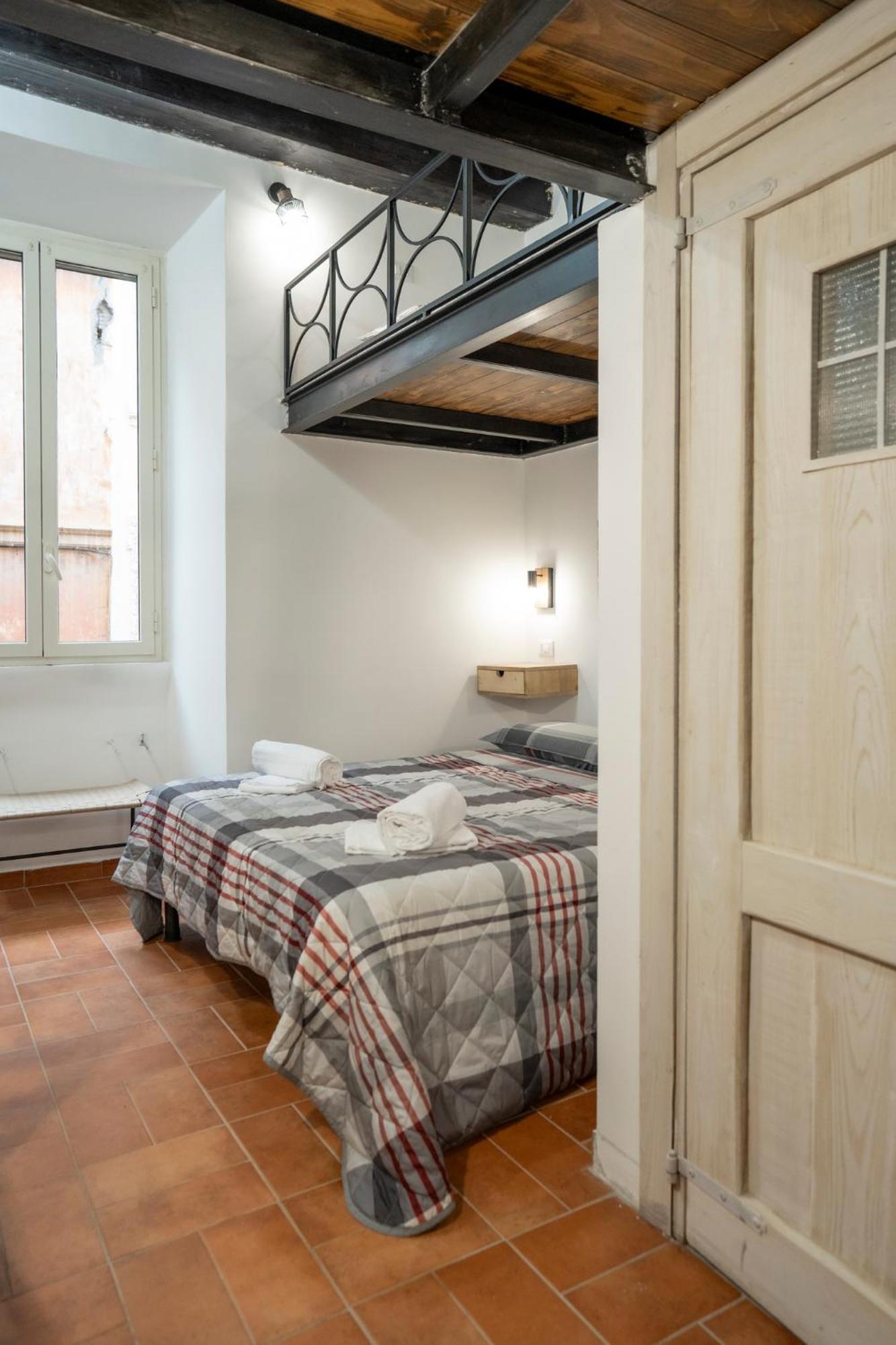 Home Domus Capocci - Rione Monti Рим Екстер'єр фото